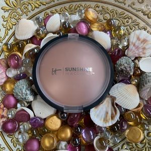 IT Cosmetics Bronzer